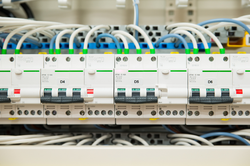 Relés de Sobrecorrente: Proteção Eficiente para Seu Sistema