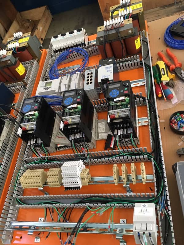 Instalação Elétrica de Dutos Preço Vinhedo - Instalação Elétrica de Lâmpadas Instalação Elétrica de Dutos Preço Vinhedo - Instalação Elétrica de Lâmpadas