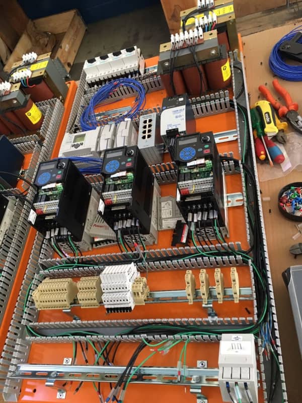 Instalação Elétrica de Dutos Preço Vinhedo  - Instalação Elétrica de Intertravamento